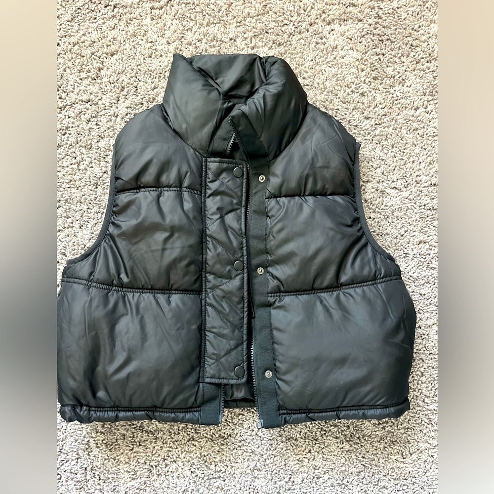 Cropped Puffer Vest